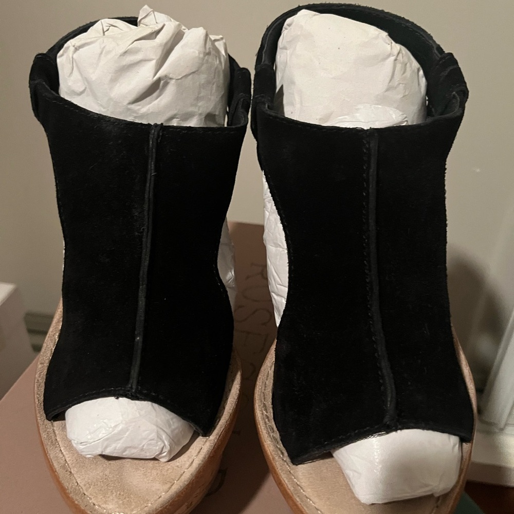 NEW. Elizabeth and James black suede wedges size 7 - Picture 11 of 11
